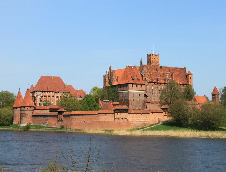 Najpiękniejsze zamki i pałace w Polsce – 15 miejsc wartych odwiedzenia