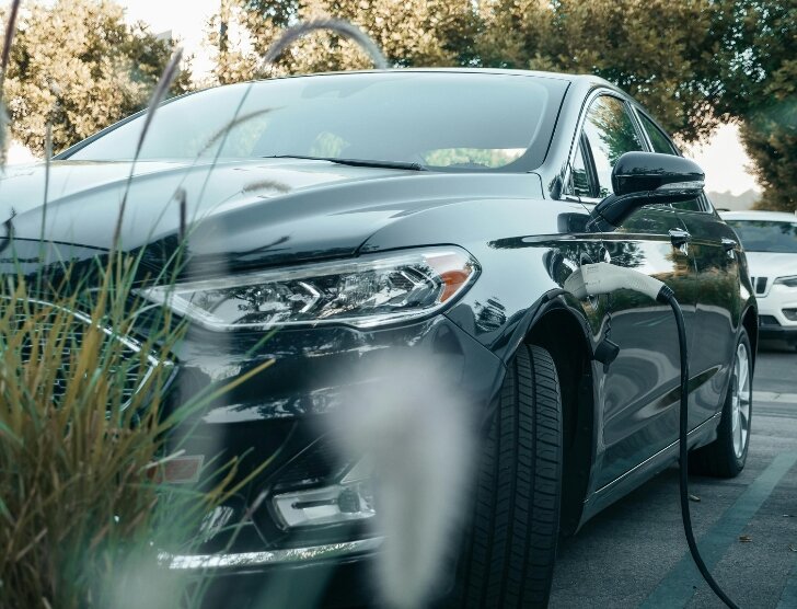 Czy opłaca się kupić samochód elektryczny?