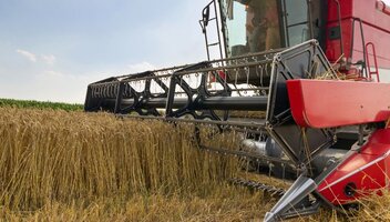 Ubezpieczenie kombajnu zbożowego – wszystko, co musisz wiedzieć!