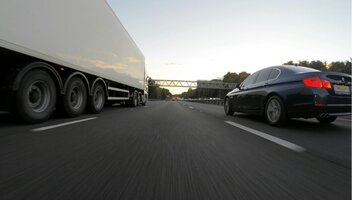 Zasady jazdy po autostradzie w pigułce