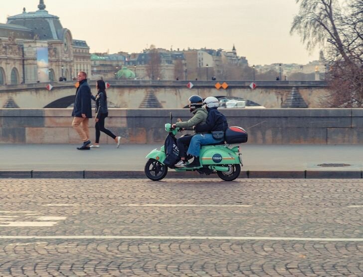 Jazda z pasażerem na motocyklu – podstawowe zasady