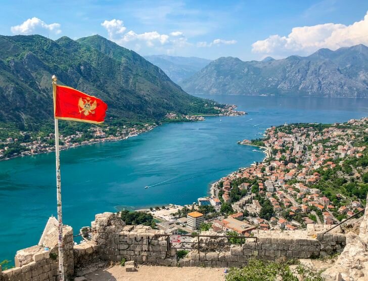 Jak wybrać ubezpieczenie do Czarnogóry?