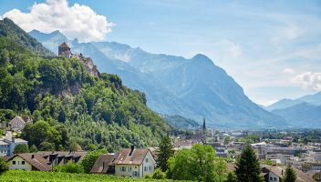 Ubezpieczenie turystyczne do Liechtensteinu – jak wybrać i ile kosztuje?