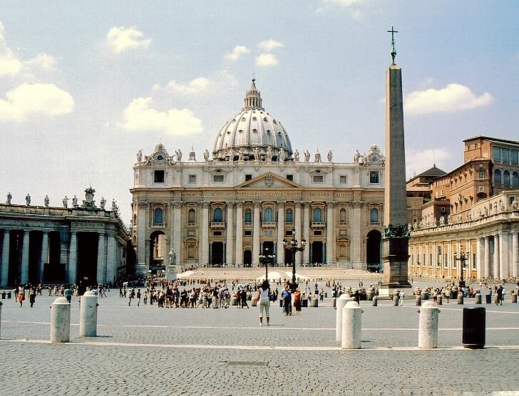 Ubezpieczenie do Watykanu – co warto wiedzieć?