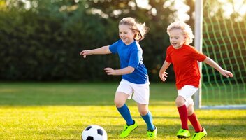Jakie ubezpieczenie NNW dla dziecka uprawiającego sport wybrać?