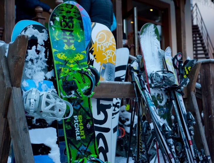 Jak dobrać deskę snowboardową?