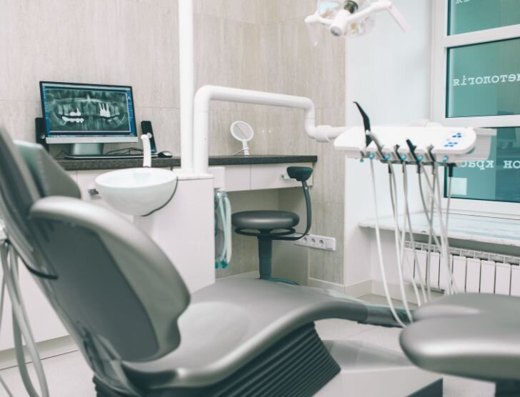 Ile kosztuje i co obejmuje przegląd zębów?