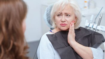 Jak poradzić sobie z bólem zęba za granicą?