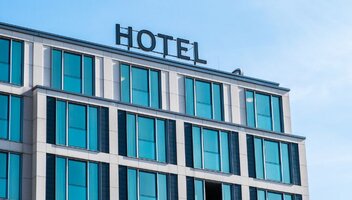 Co powinno obejmować ubezpieczenie hotelu?
