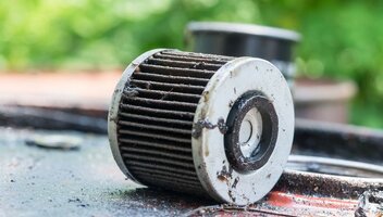 Jak wymienić filtr oleju w motocyklu?