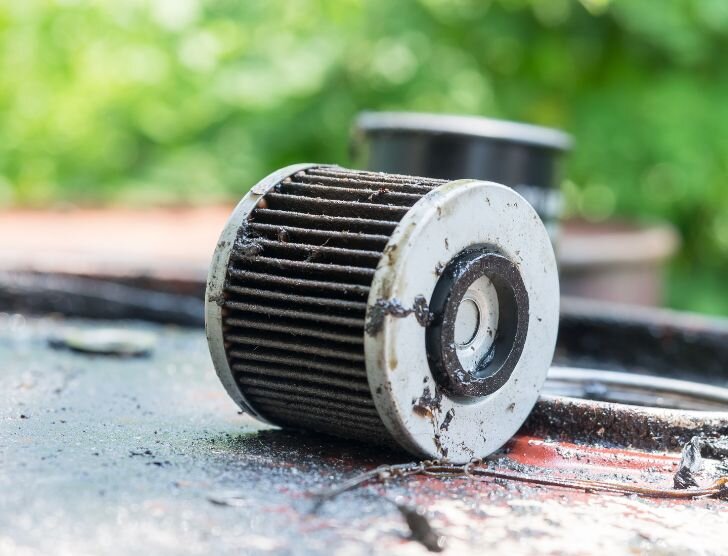 Jak wymienić filtr oleju w motocyklu?