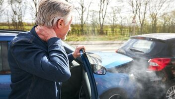 Wypadek bez ważnego przeglądu? Sprawdź, co zrobić!