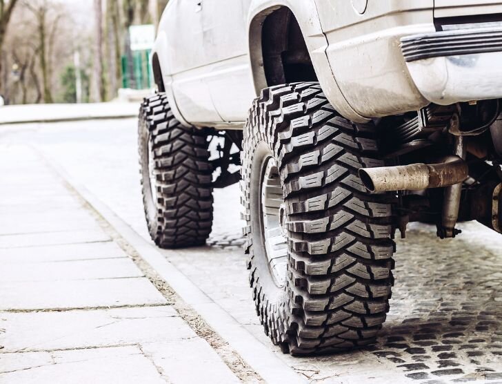 Jak podnieść zawieszenie w aucie?