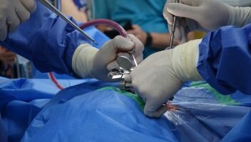 Złamanie kręgosłupa – diagnostyka, leczenie i rehabilitacja
