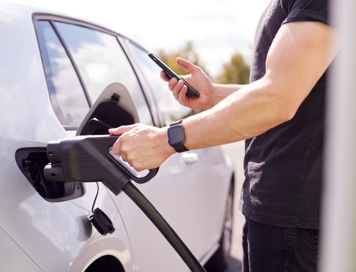 Co to jest hybryda plug-in (PHEV) i jak działa?