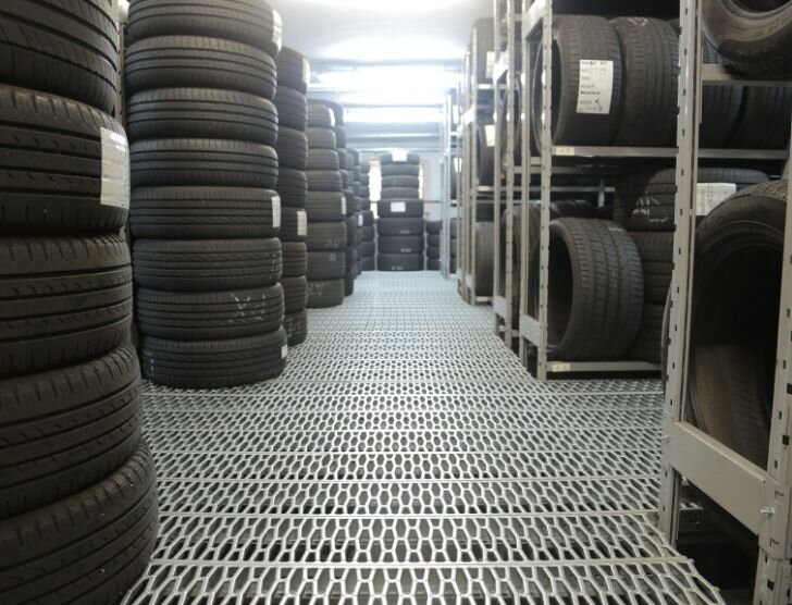 Opony radialne czy diagonalne – czym się różnią i co wybrać?