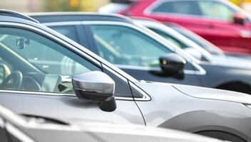 Jak bezpiecznie kupić używany samochód i uniknąć rozczarowań?