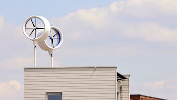 Ile kosztuje przydomowa elektrownia wiatrowa i kiedy się opłaca?