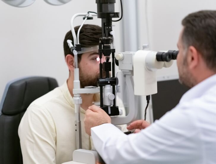 Jak wygląda badanie wzroku? Najważniejsze informacje