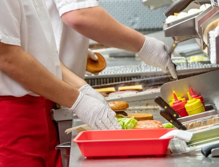 Jak wyrobić książeczkę sanepidowską?