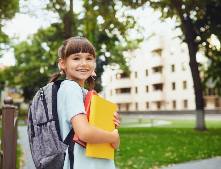 Raport o bezpieczeństwie uczniów 2025: 133 wypadki dziennie i rosnące znaczenie ubezpieczeń NNW