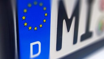 Auta z Niemiec – jak sprowadzić, zarejestrować i ubezpieczyć w Polsce?