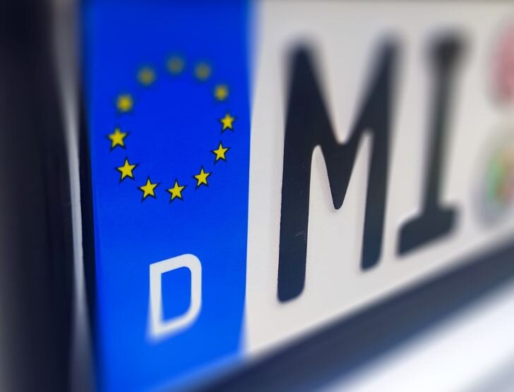 Auta z Niemiec – jak sprowadzić, zarejestrować i ubezpieczyć w Polsce?