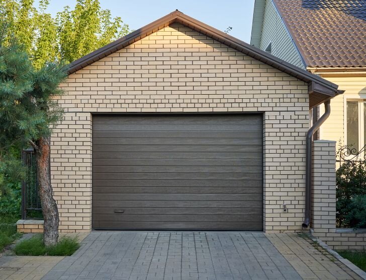 Podatek od garażu – ile zapłacisz za garaż wolnostojący i miejsce postojowe?