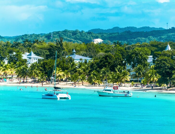 Jamajka – co warto wiedzieć przed podróżą i jakie atrakcje zobaczyć?