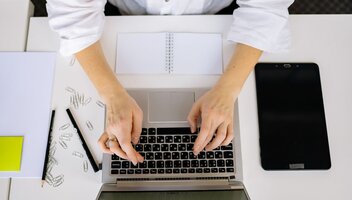 AI w codziennej pracy agenta – ewolucja ubezpieczeń w CUK