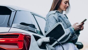 Zasięg samochodu elektrycznego – ile naprawdę przejadą auta na prąd?
