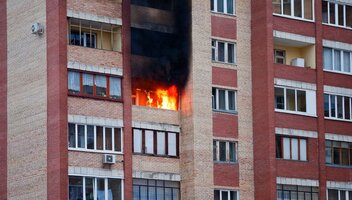 Ubezpieczenie nieruchomości od ognia i innych zdarzeń losowych – ile kosztuje ubezpieczenie domu i mieszkania od pożaru?