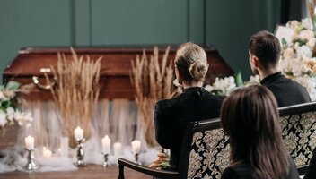 Ubezpieczenie domu po śmierci właściciela – co dzieje się z polisą?