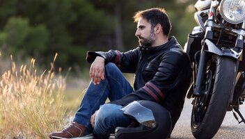 Assistance motocykla – co obejmuje i kiedy warto je kupić?