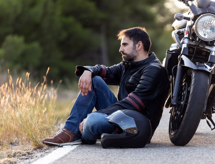 Assistance motocykla – co obejmuje i kiedy warto je kupić?