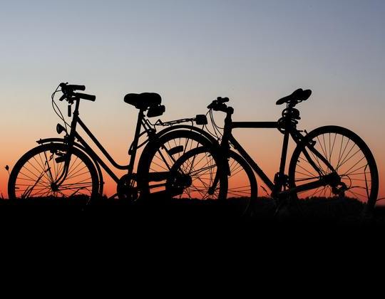 Rodzaje rowerów - jaki wybrać? Dopasuj rodzaj roweru do Twoich umiejętności i komfortu jazdy.