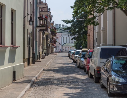 Kupujesz samochód? Koniecznie poproś poprzedniego właściciela o potwierdzenie zawarcia obowiązkowego ubezpieczenia OC. Sprawdź ważność polisy OC online zanim jeszcze kupisz auto. Od razu dowiesz się, czy obecny właściciel płaci składki OC.